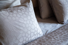 Load image into Gallery viewer, Home Classic | King Size - Satin Flat Bed Set 600 TC (Bed 180-200)
