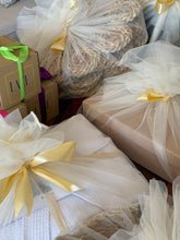 Load image into Gallery viewer, Bridal packaging
