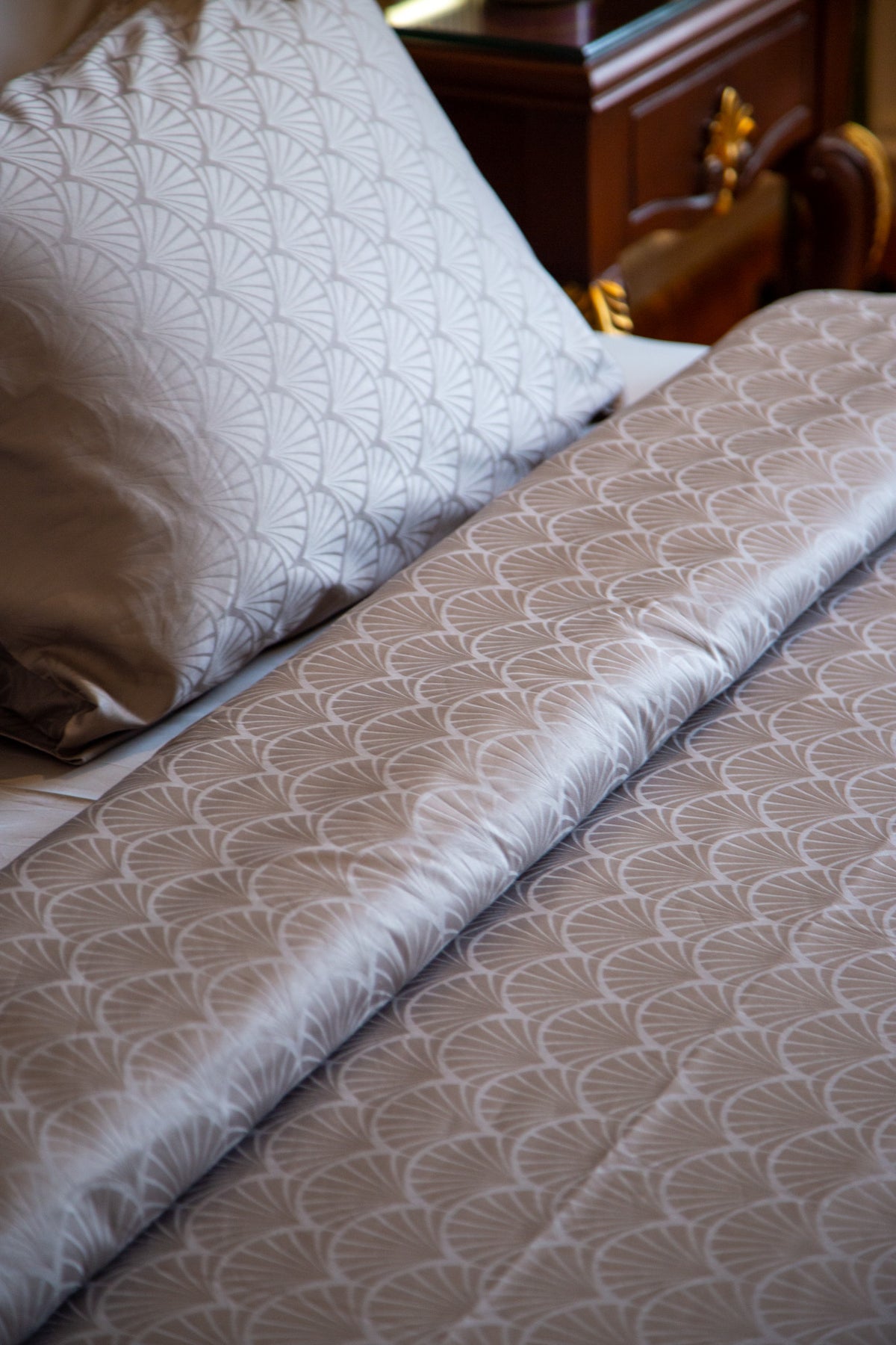 Lotus | Royale Set - Queen Size (Bed 160-180)