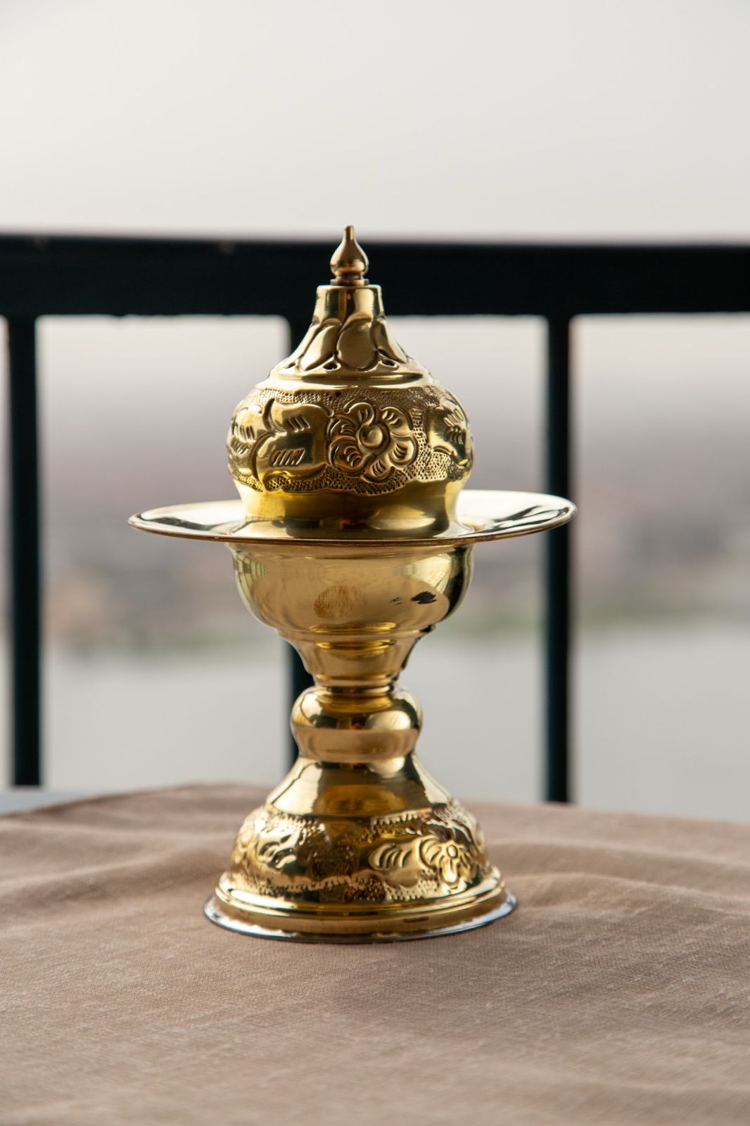 Golden Oud Burner